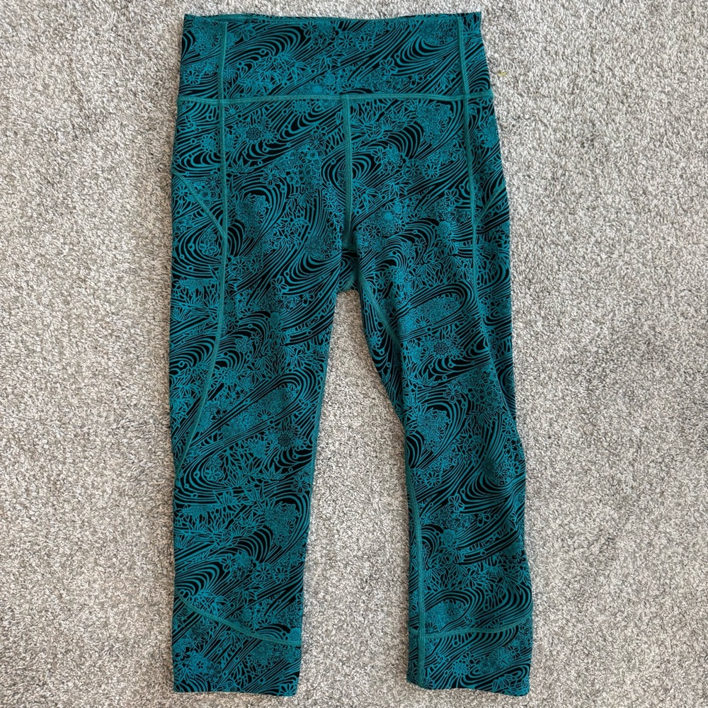 Lululemon Tight Stuff Tight II Size 6 Movement Crop Everlux 19" Kitakami Spirit